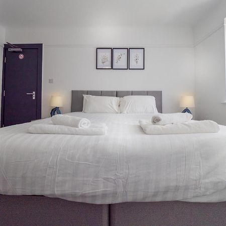 3Br Haven Retreat In Wallasey With Free Street Parking المظهر الخارجي الصورة