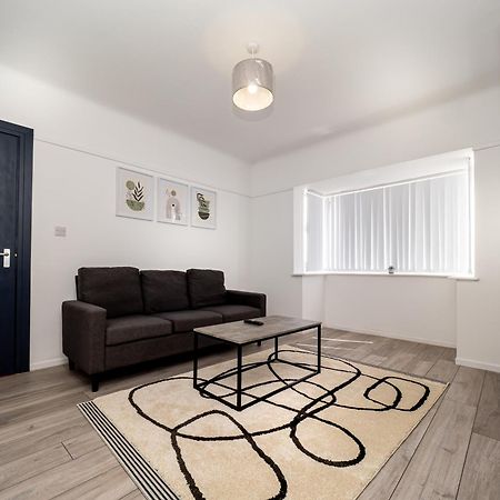 3Br Haven Retreat In Wallasey With Free Street Parking المظهر الخارجي الصورة
