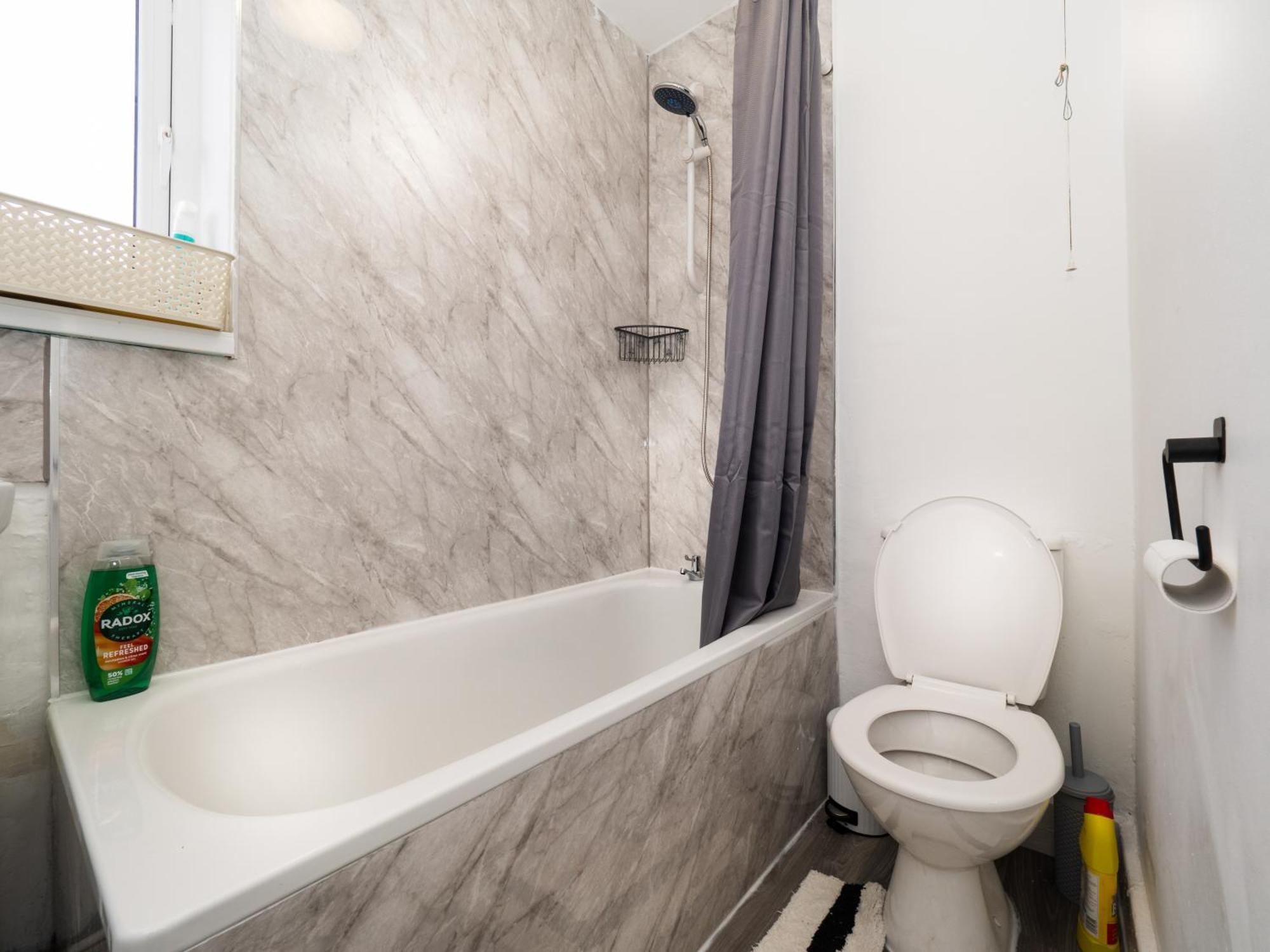 3Br Haven Retreat In Wallasey With Free Street Parking المظهر الخارجي الصورة