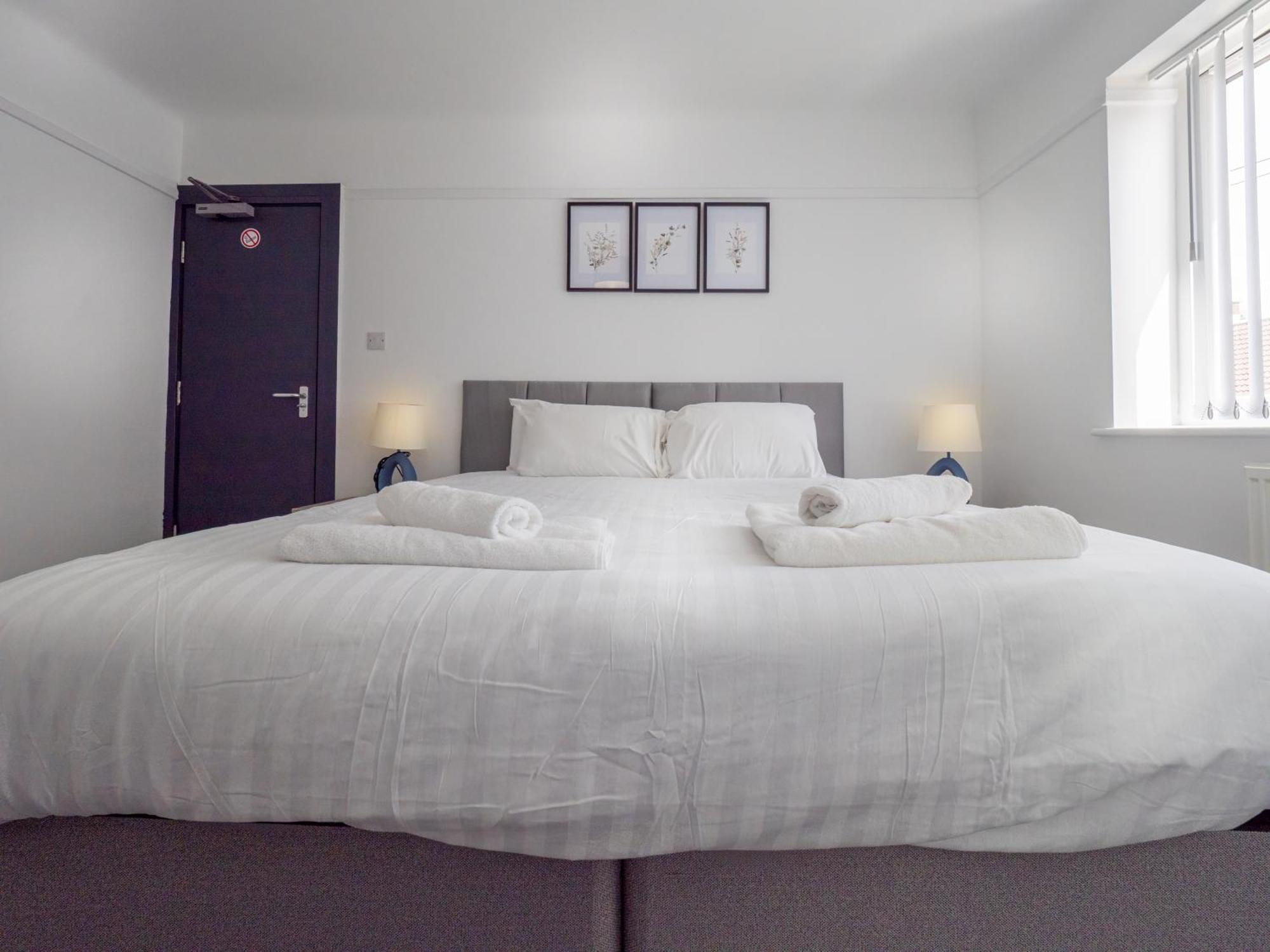 3Br Haven Retreat In Wallasey With Free Street Parking المظهر الخارجي الصورة