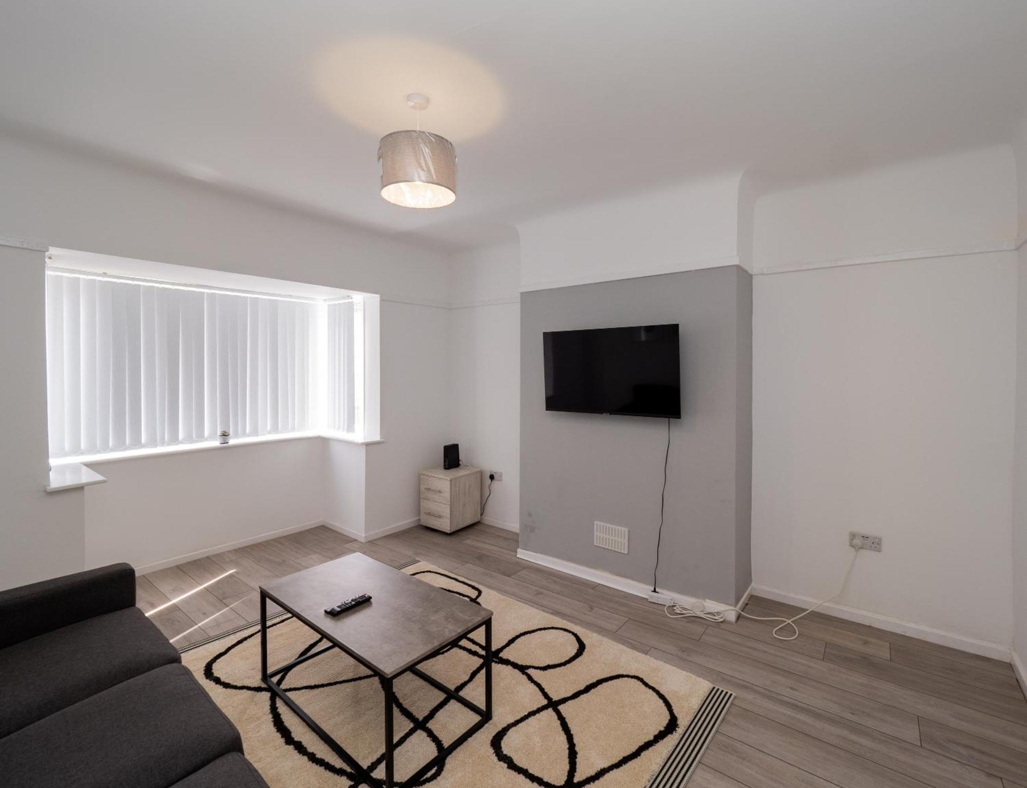 3Br Haven Retreat In Wallasey With Free Street Parking المظهر الخارجي الصورة